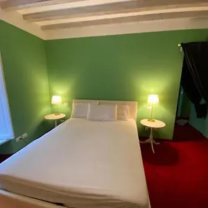 https://darsena-house.it-lombardy.com