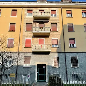 https://homiesam-yellow-apartment-in-milan-city-life.it-lombardy.com